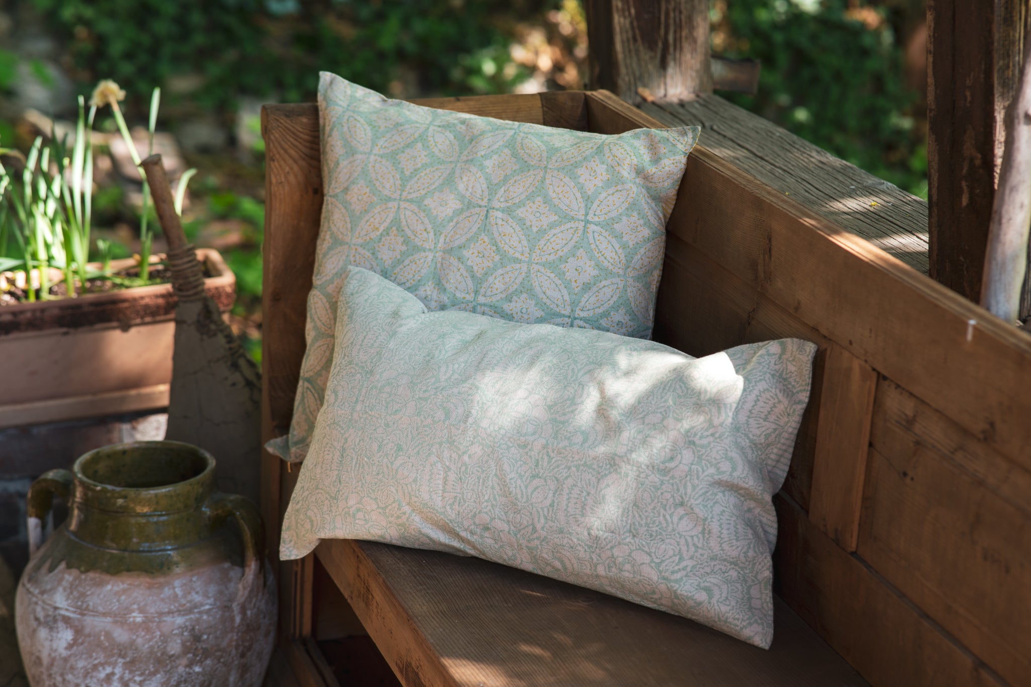 Pillow: Hand printed linen - P440
