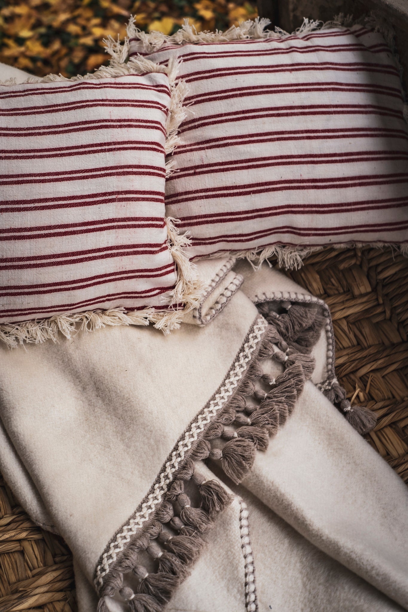 Pillow: Handwoven antique Bulgarian cotton - P236