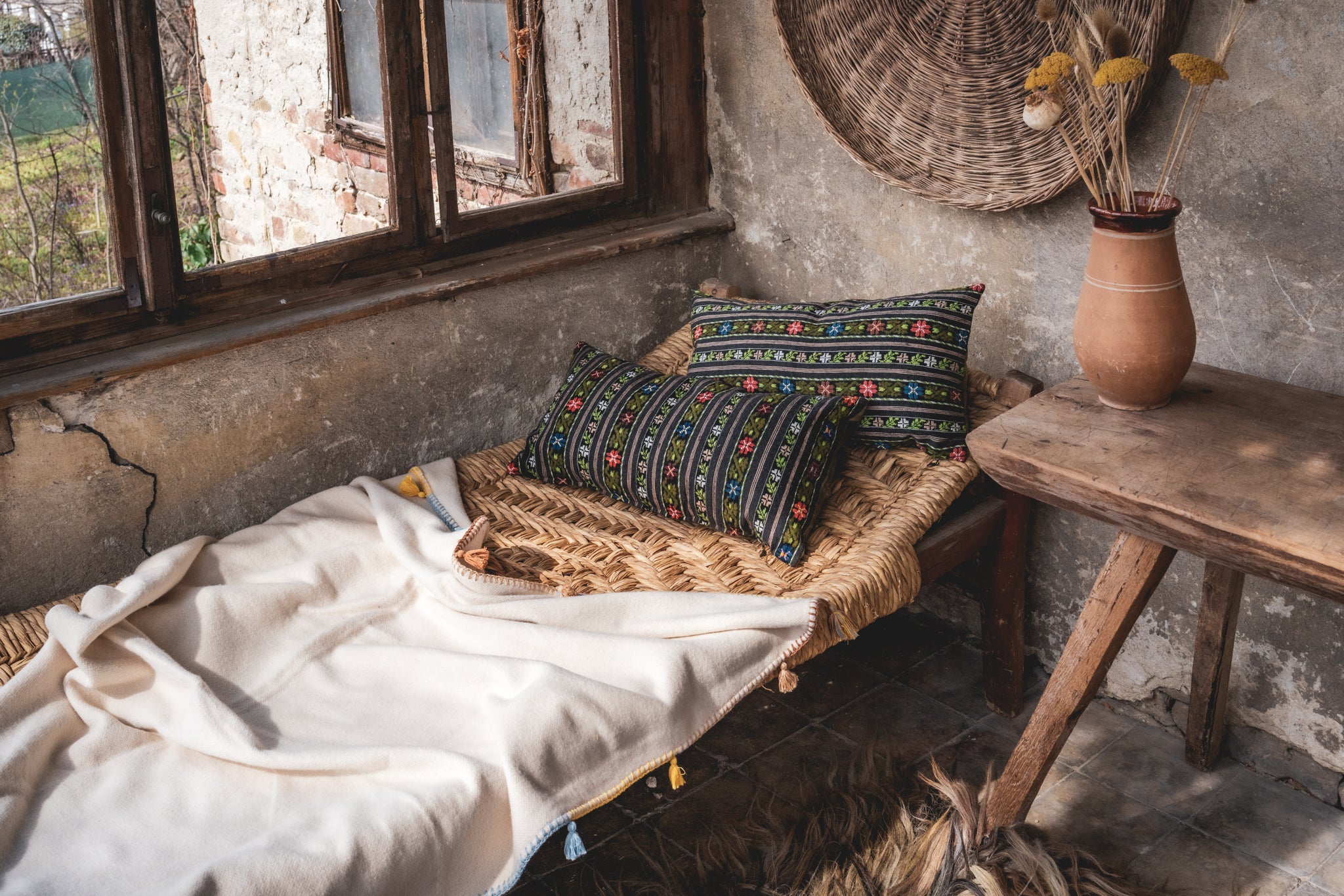 Pillow: Artifact textile, handwoven in Romania - P409