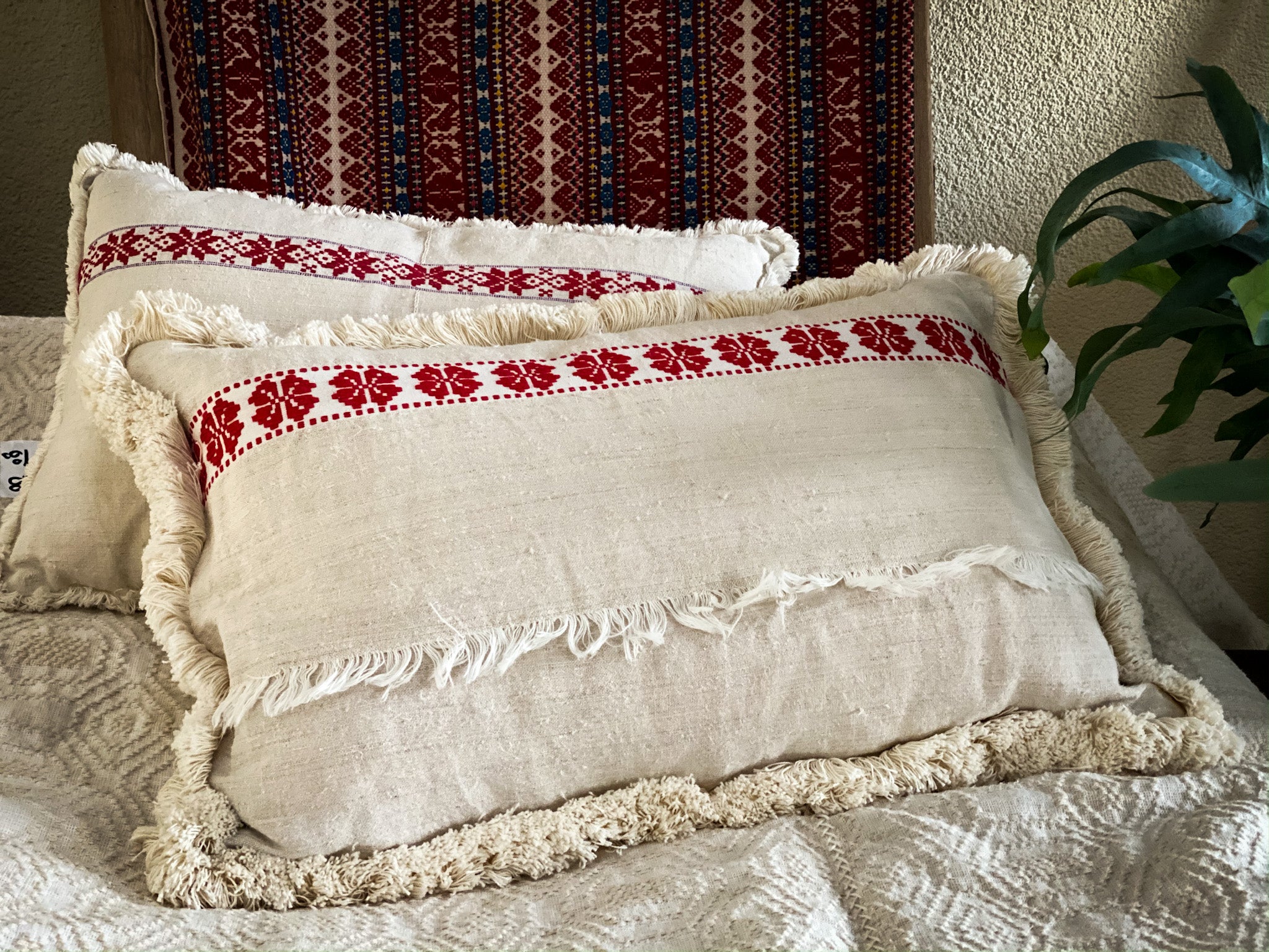 Pillow: Handwoven antique Hungarian hemp - P059